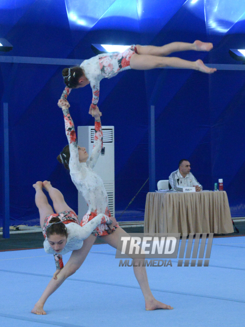 İdman gimnastikası və akrobatika üzrə Birgə Azərbaycan Birinciliyində ilk günün qalibləri mükafatlandırıldı. Bakı, Azərbaycan 3 dekabr 2015